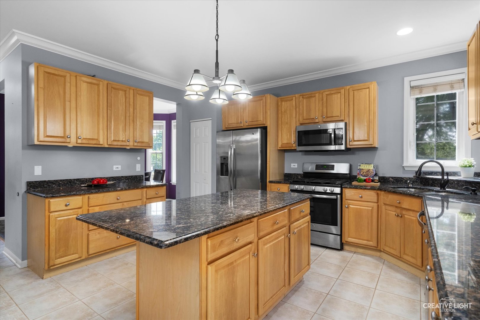 211 Cambridge Court, Oswego, IL 60543