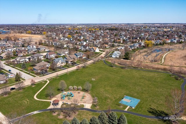 211 Cambridge Court, Oswego, IL 60543
