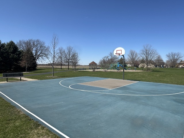 211 Cambridge Court, Oswego, IL 60543