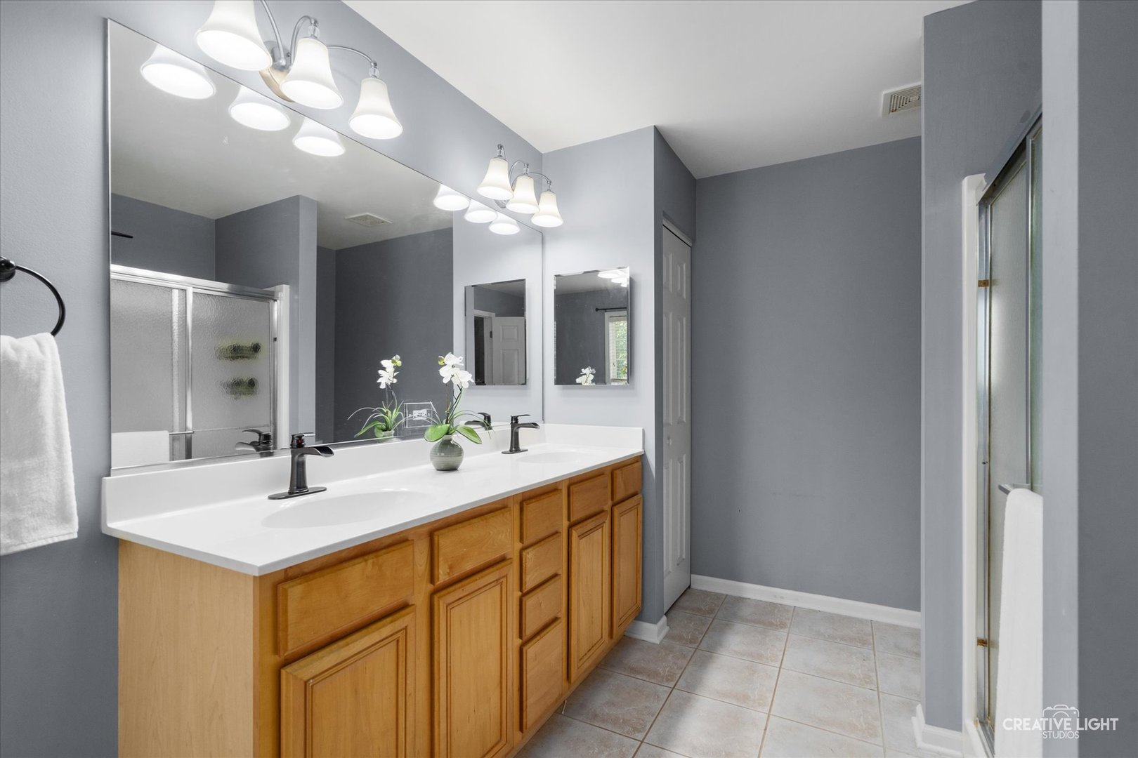 211 Cambridge Court, Oswego, IL 60543