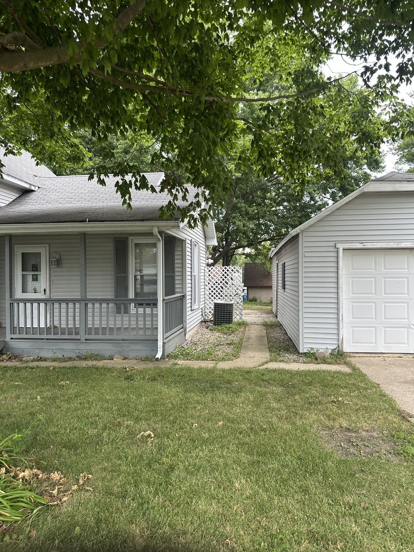 201 E North Street, Saybrook, IL 61770