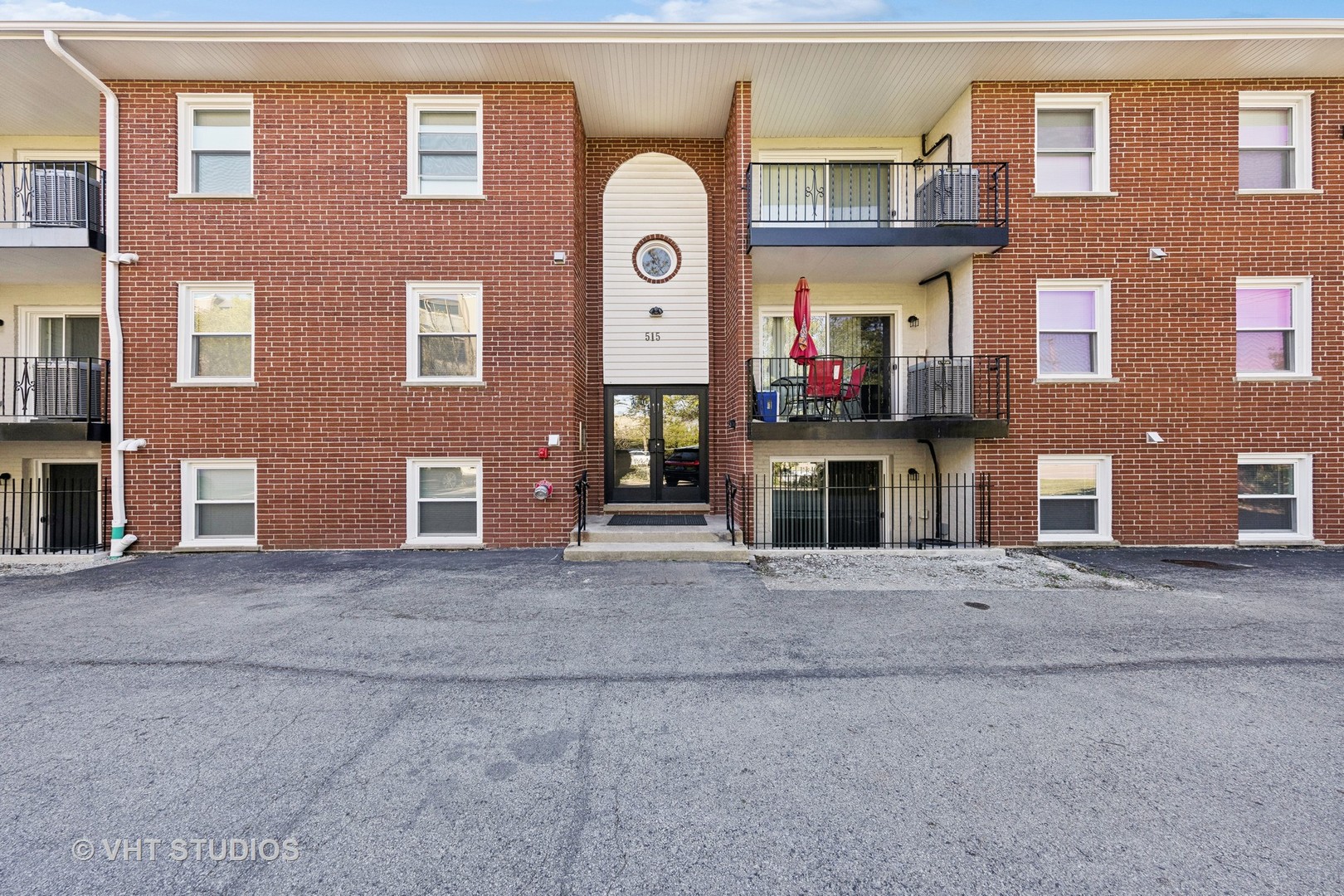 515 N Cass Avenue #3C, Westmont, IL 60559