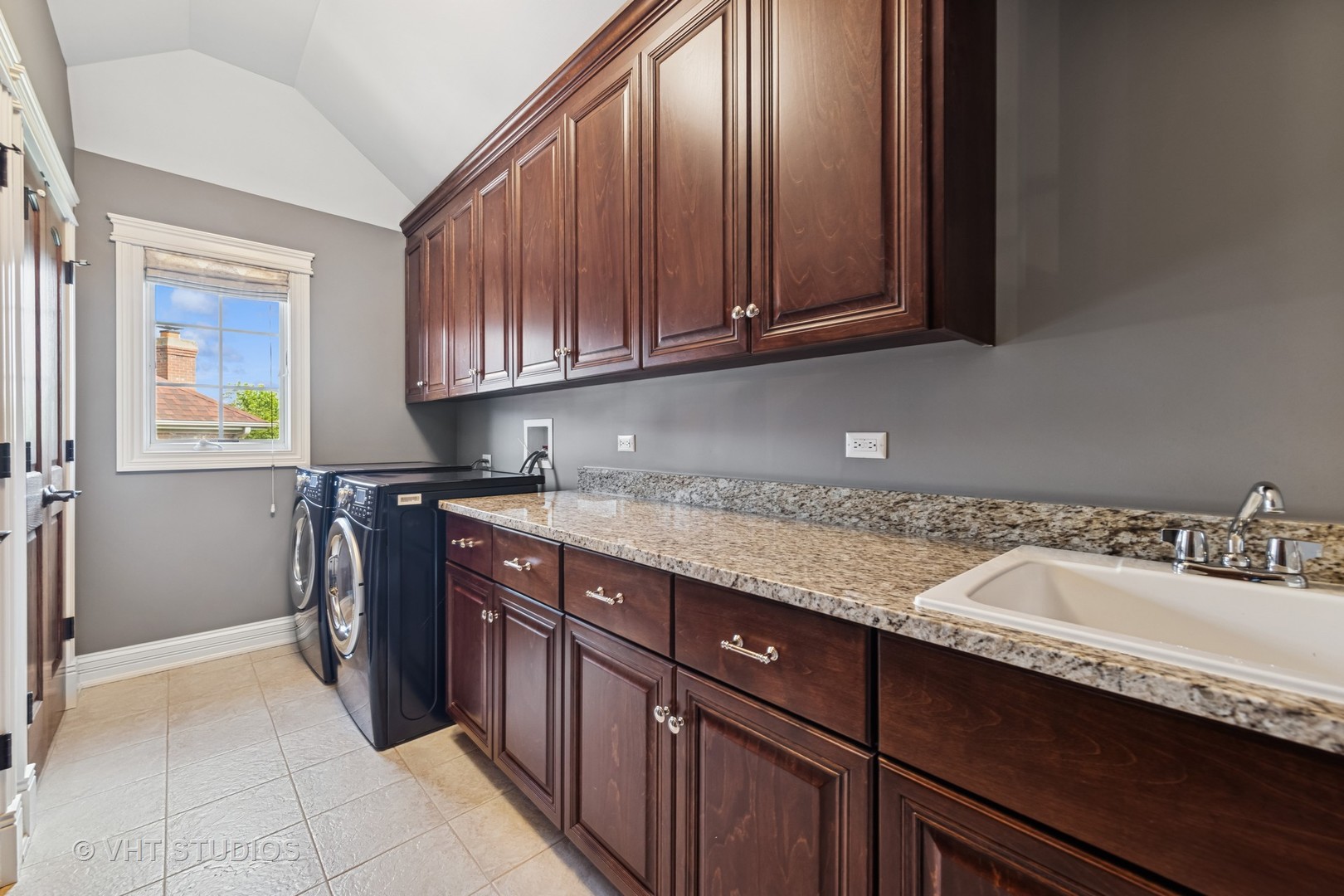 1227 Arnold Court, Downers Grove, IL 60516