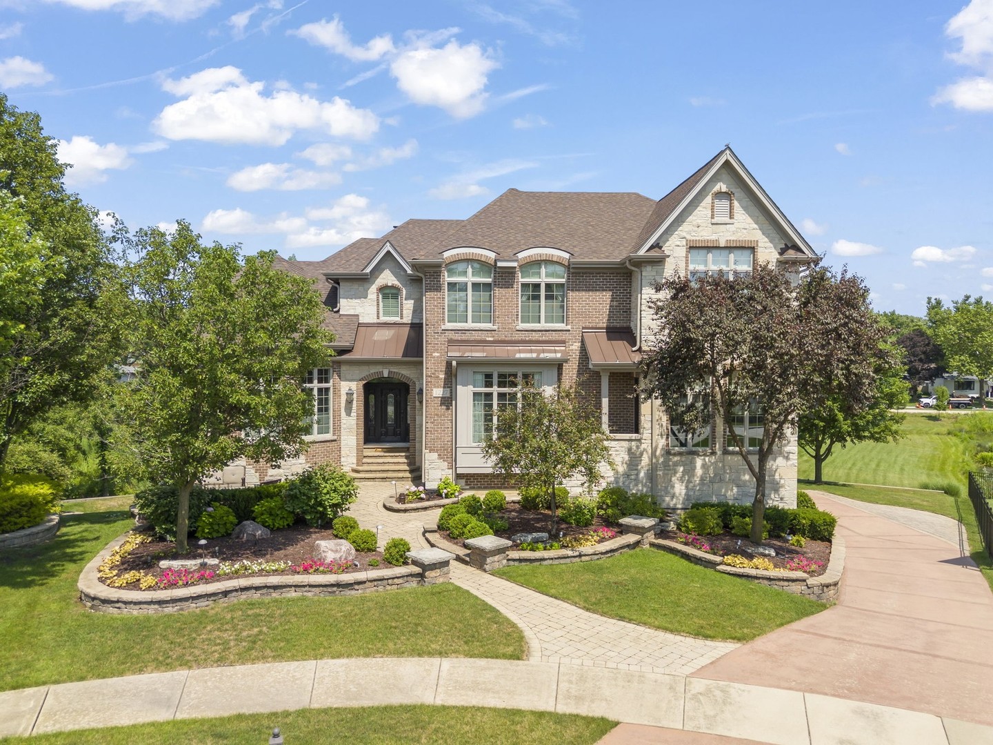 1227 Arnold Court, Downers Grove, IL 60516