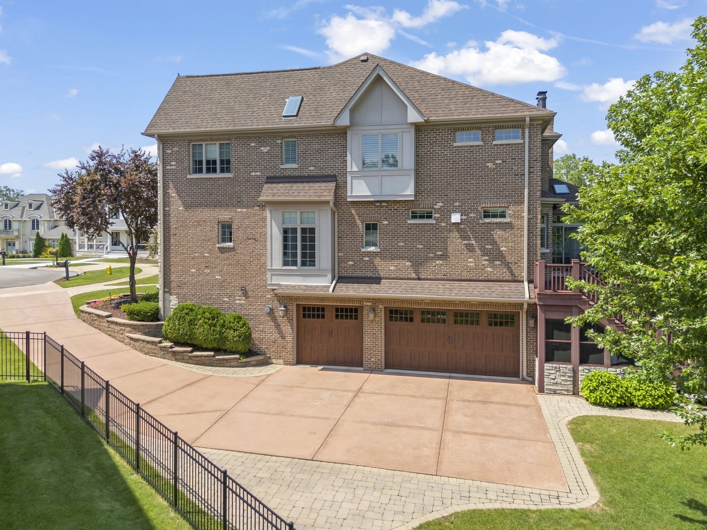1227 Arnold Court, Downers Grove, IL 60516
