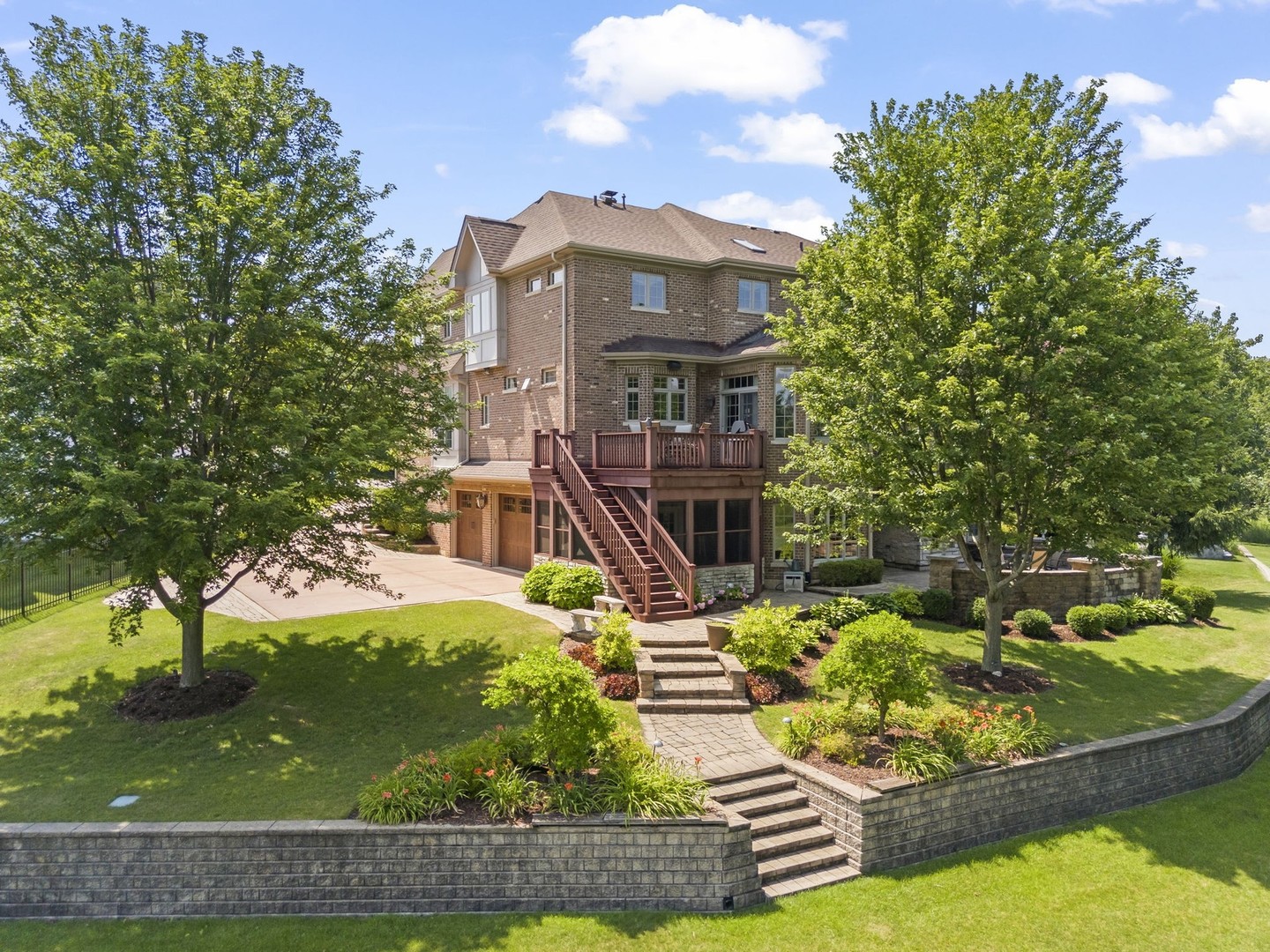 1227 Arnold Court, Downers Grove, IL 60516