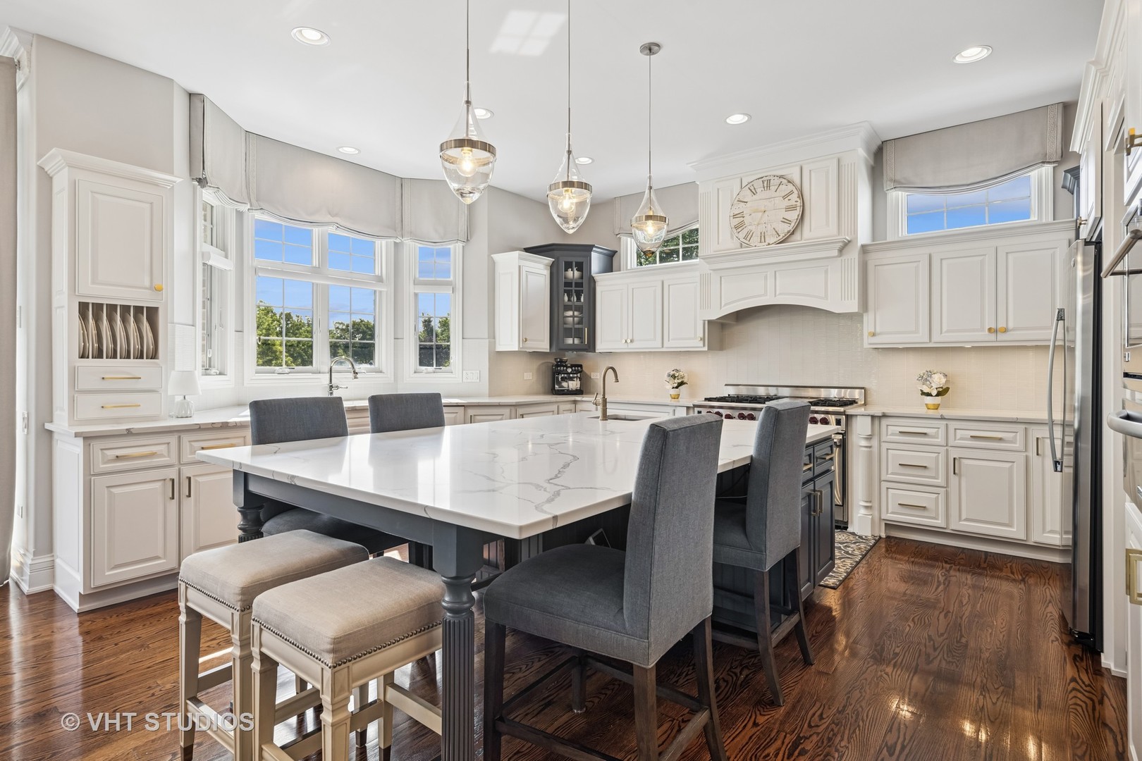 1227 Arnold Court, Downers Grove, IL 60516