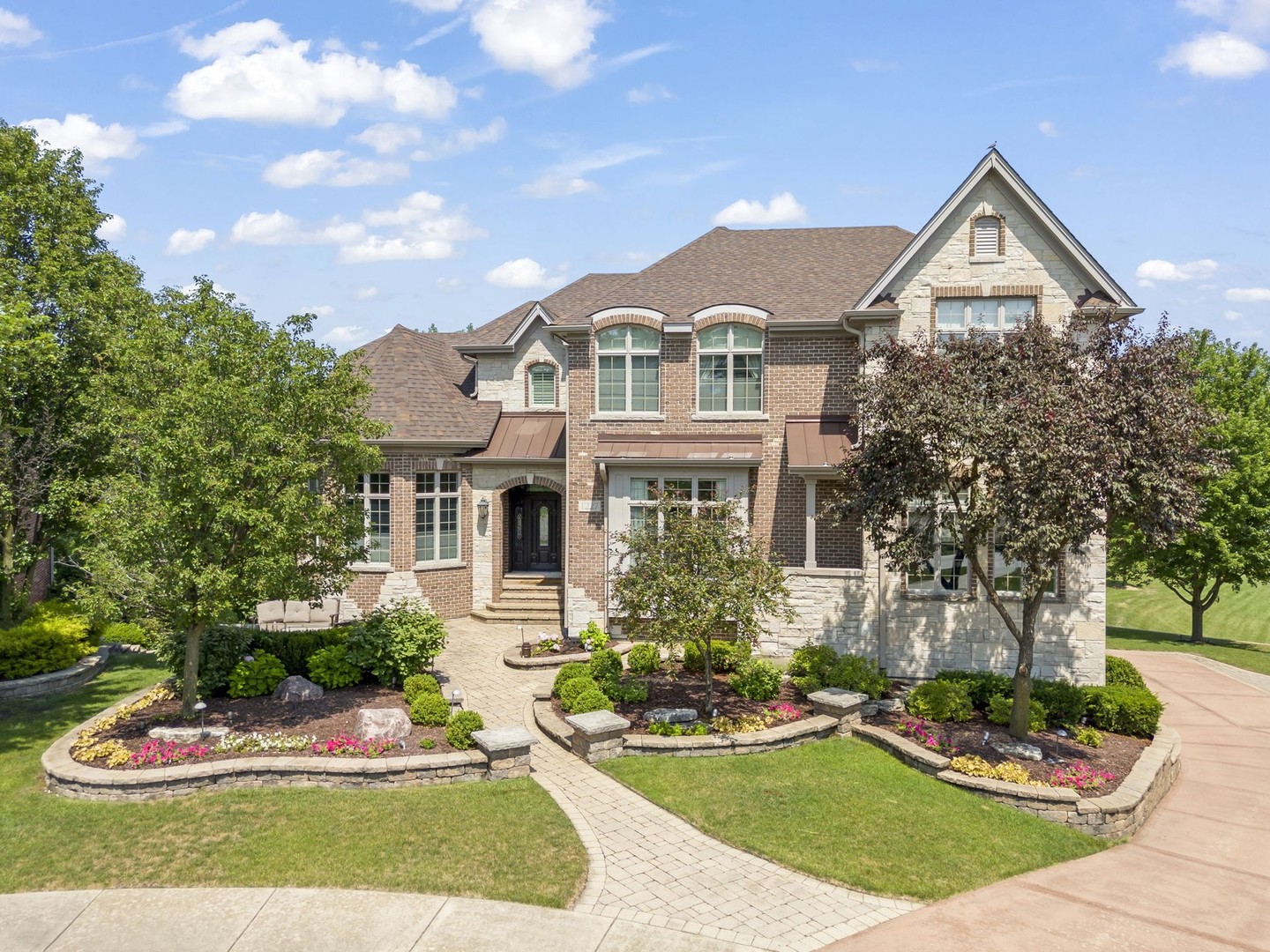 1227 Arnold Court, Downers Grove, IL 60516