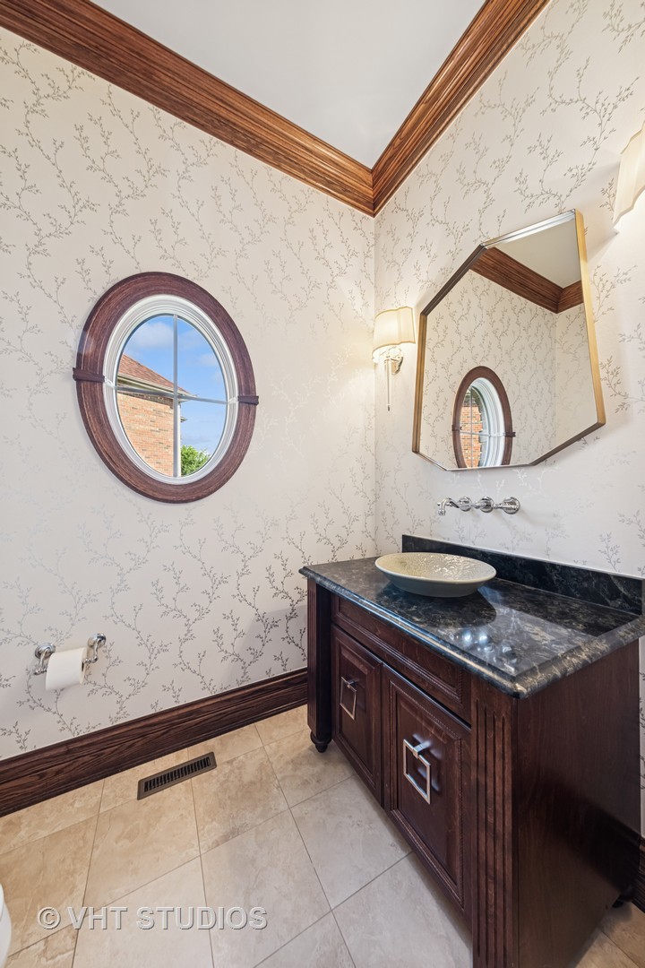 1227 Arnold Court, Downers Grove, IL 60516