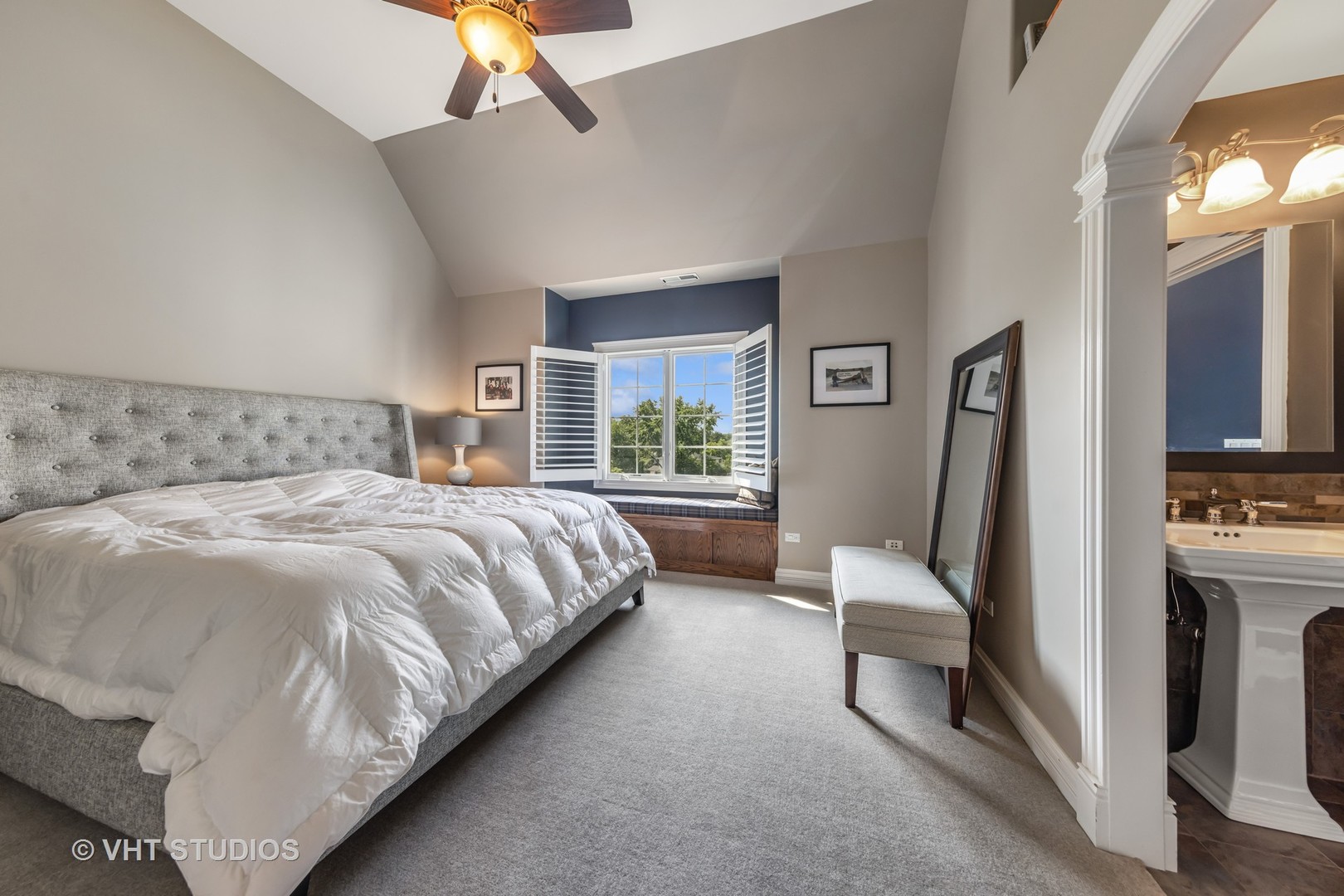 1227 Arnold Court, Downers Grove, IL 60516