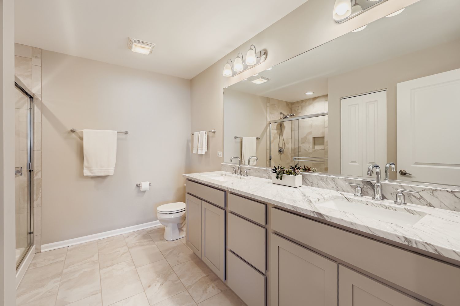3222 N Heritage Lane, Arlington Heights, IL 60004