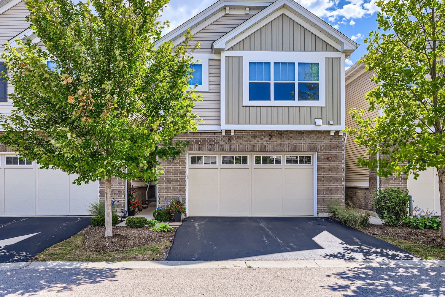 3222 N Heritage Lane, Arlington Heights, IL 60004