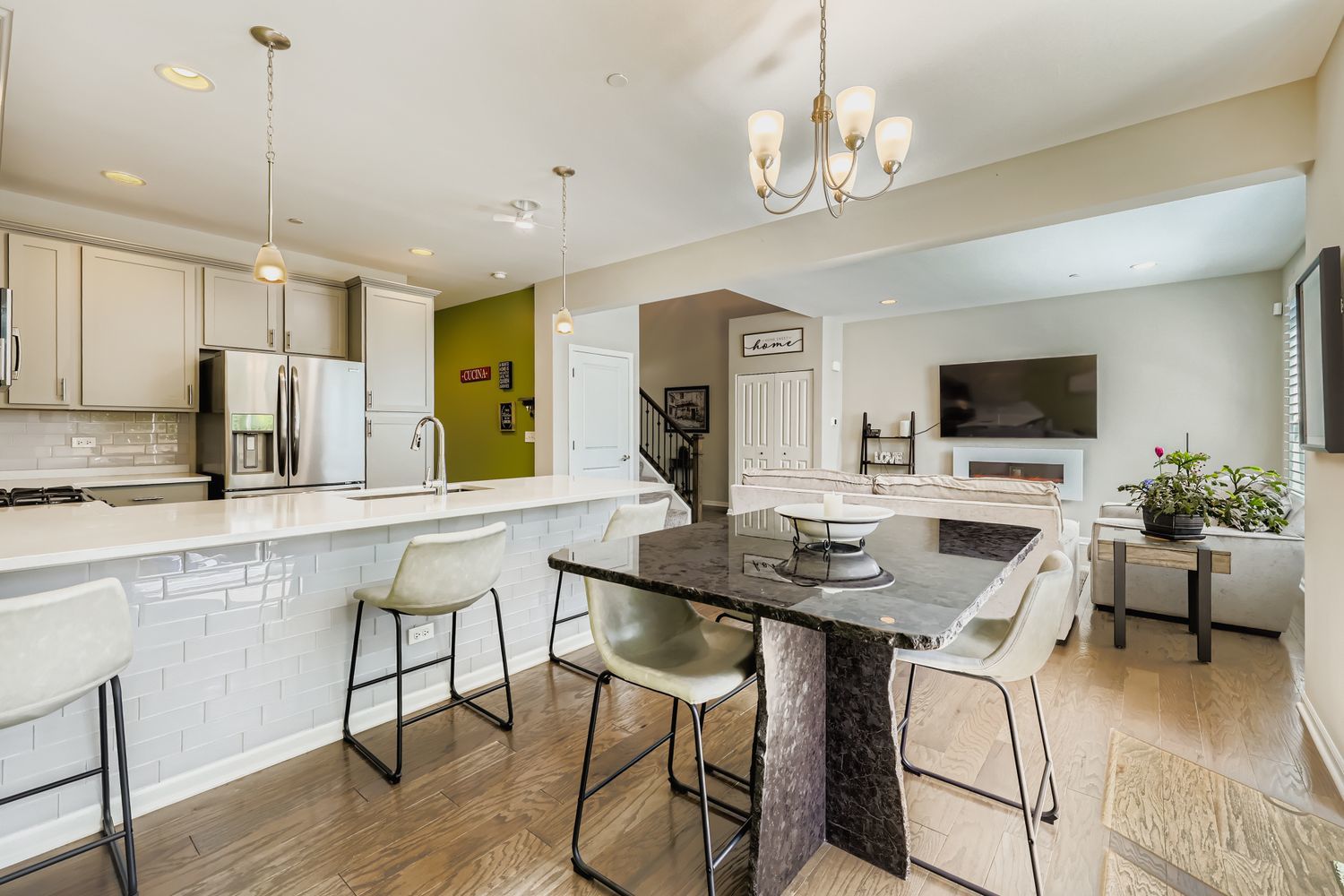 3222 N Heritage Lane, Arlington Heights, IL 60004