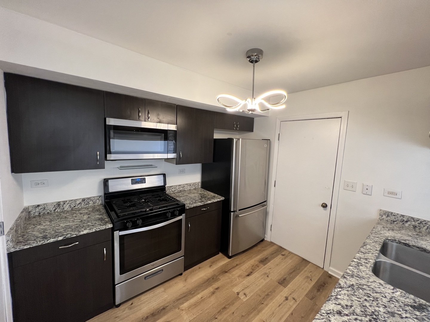 305 Gregory Street #305, Aurora, IL 60504