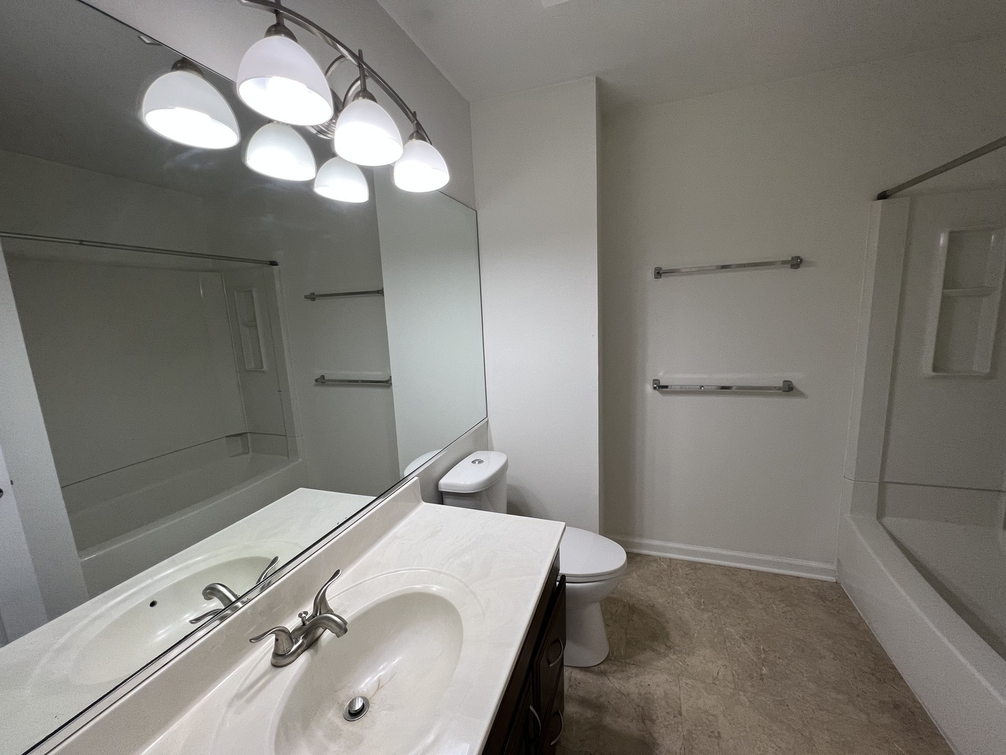 305 Gregory Street #305, Aurora, IL 60504