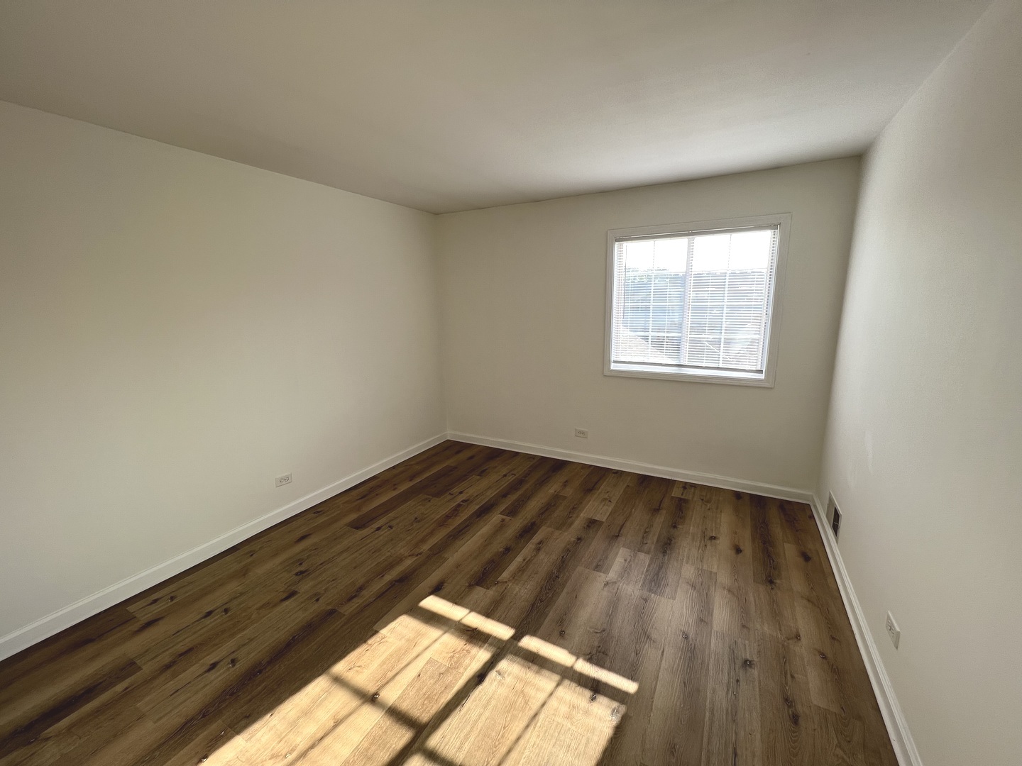 305 Gregory Street #305, Aurora, IL 60504