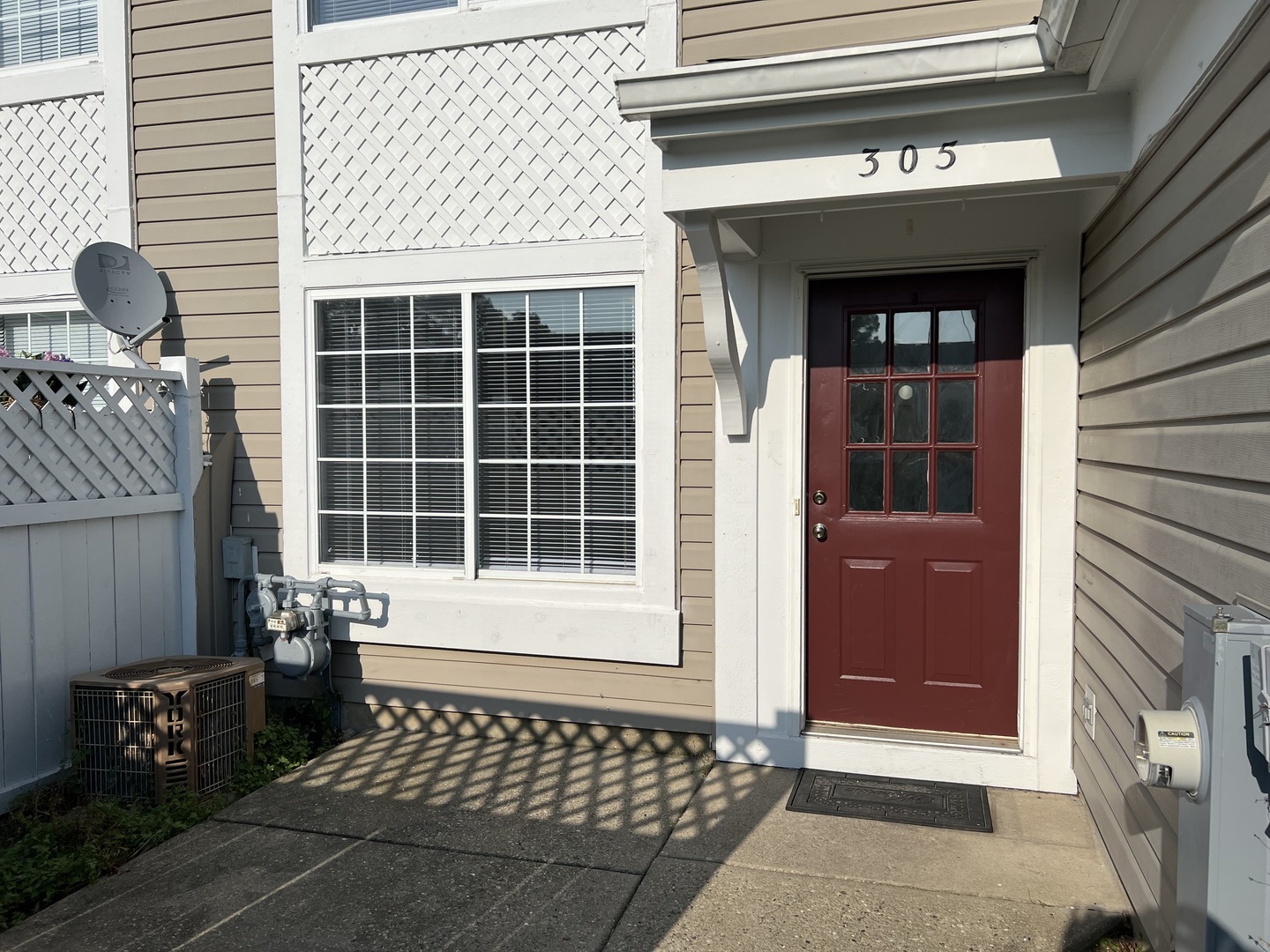 305 Gregory Street #305, Aurora, IL 60504