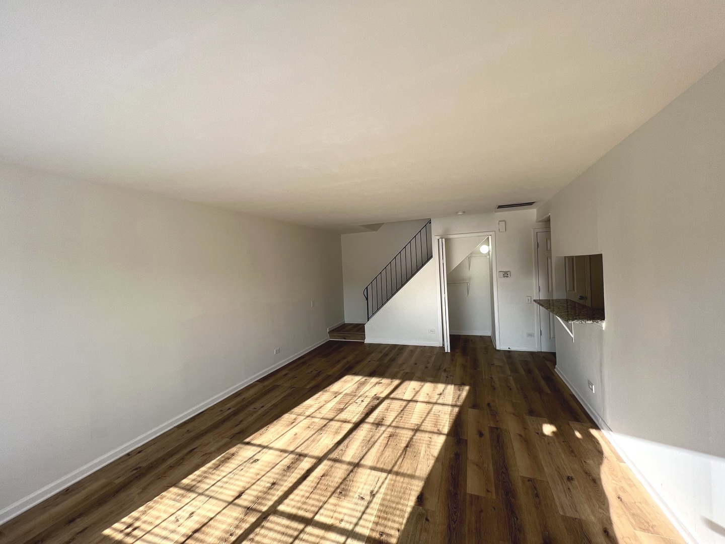 305 Gregory Street #305, Aurora, IL 60504