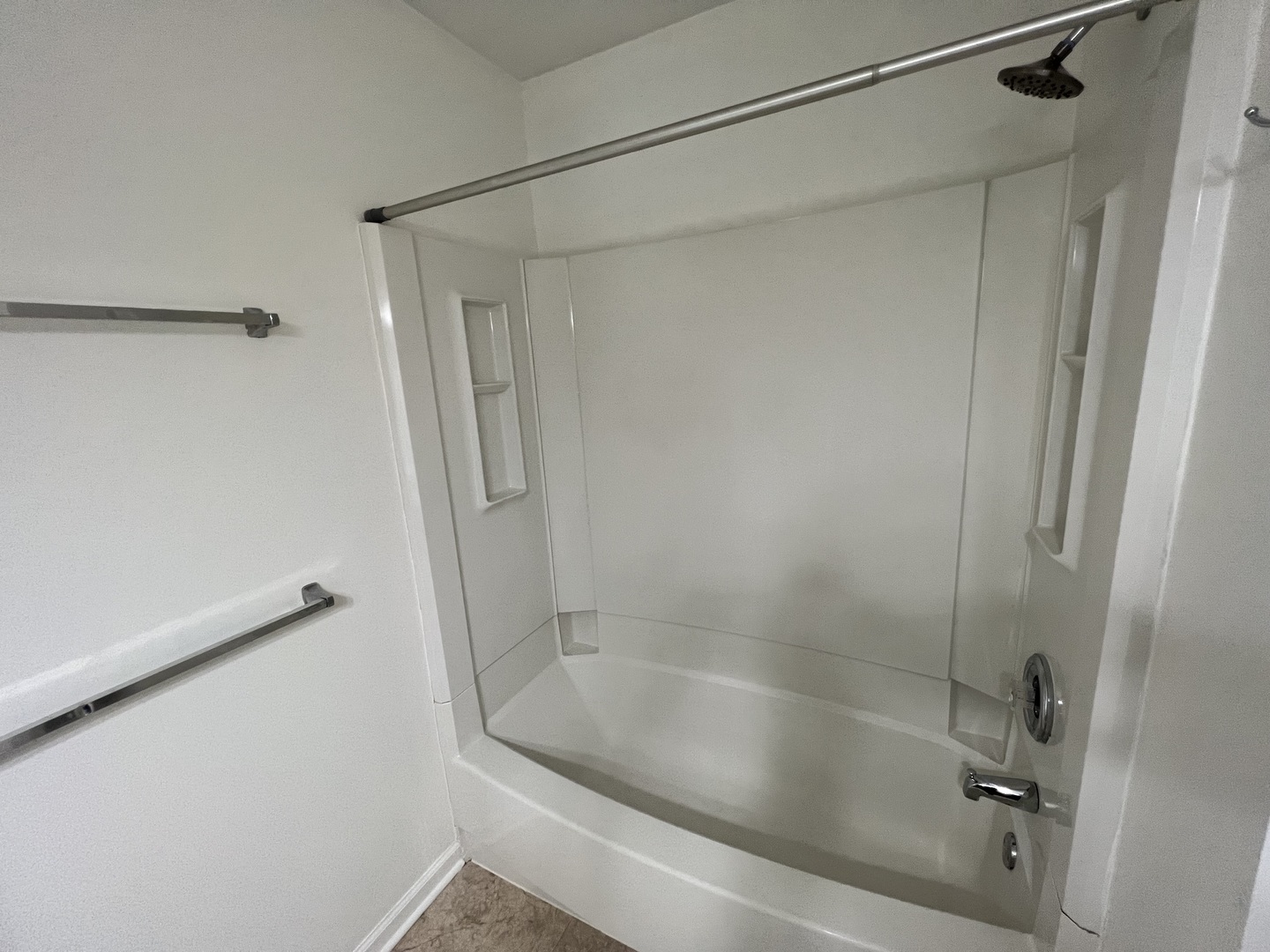 305 Gregory Street #305, Aurora, IL 60504