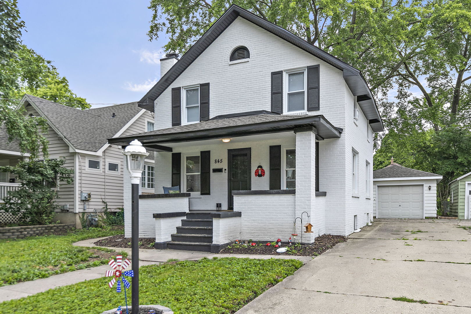 845 N 10th Street, DeKalb, IL 60115