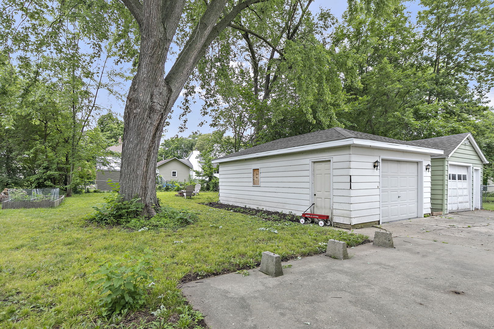845 N 10th Street, DeKalb, IL 60115