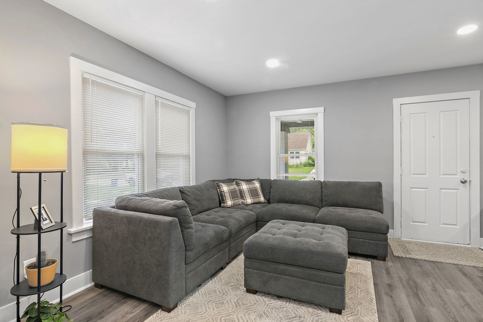 845 N 10th Street, DeKalb, IL 60115