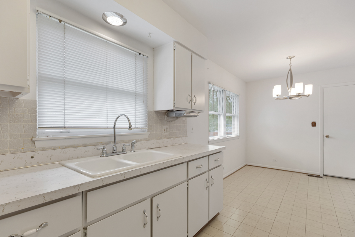 1108 Lancaster Avenue, Elk Grove Village, IL 60007