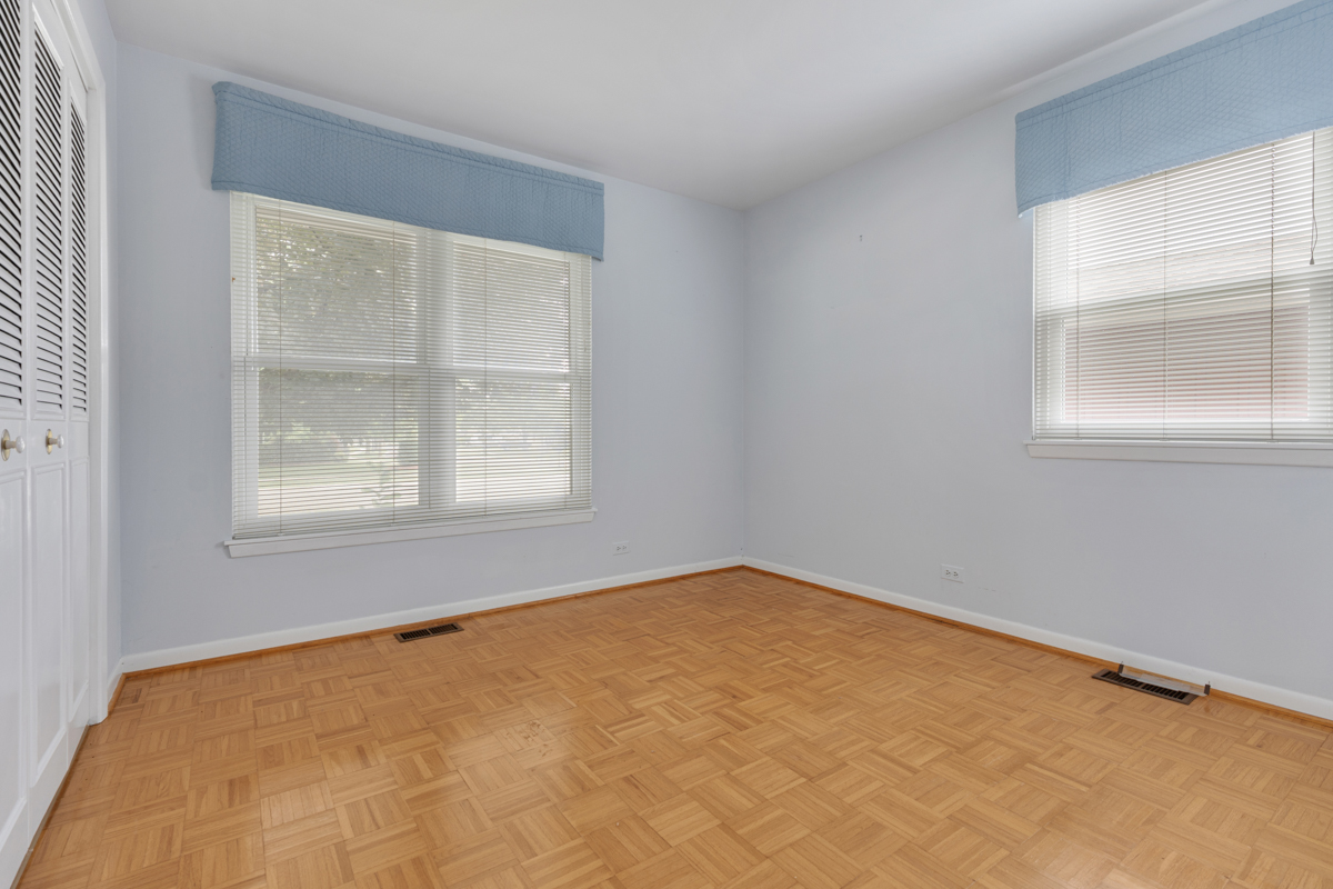 1108 Lancaster Avenue, Elk Grove Village, IL 60007
