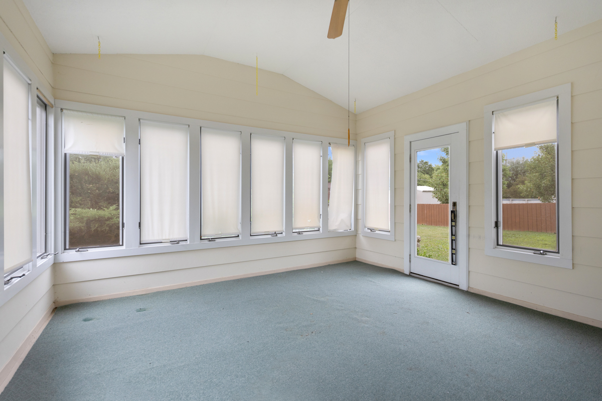 1108 Lancaster Avenue, Elk Grove Village, IL 60007