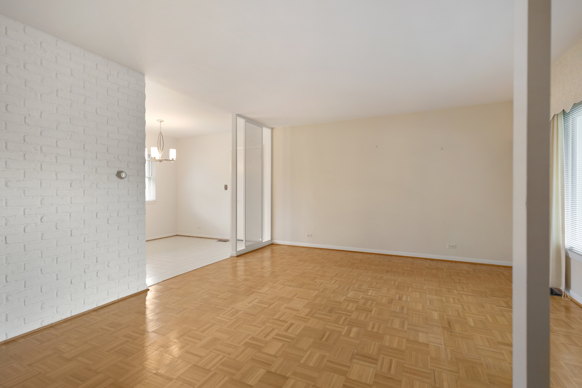 1108 Lancaster Avenue, Elk Grove Village, IL 60007