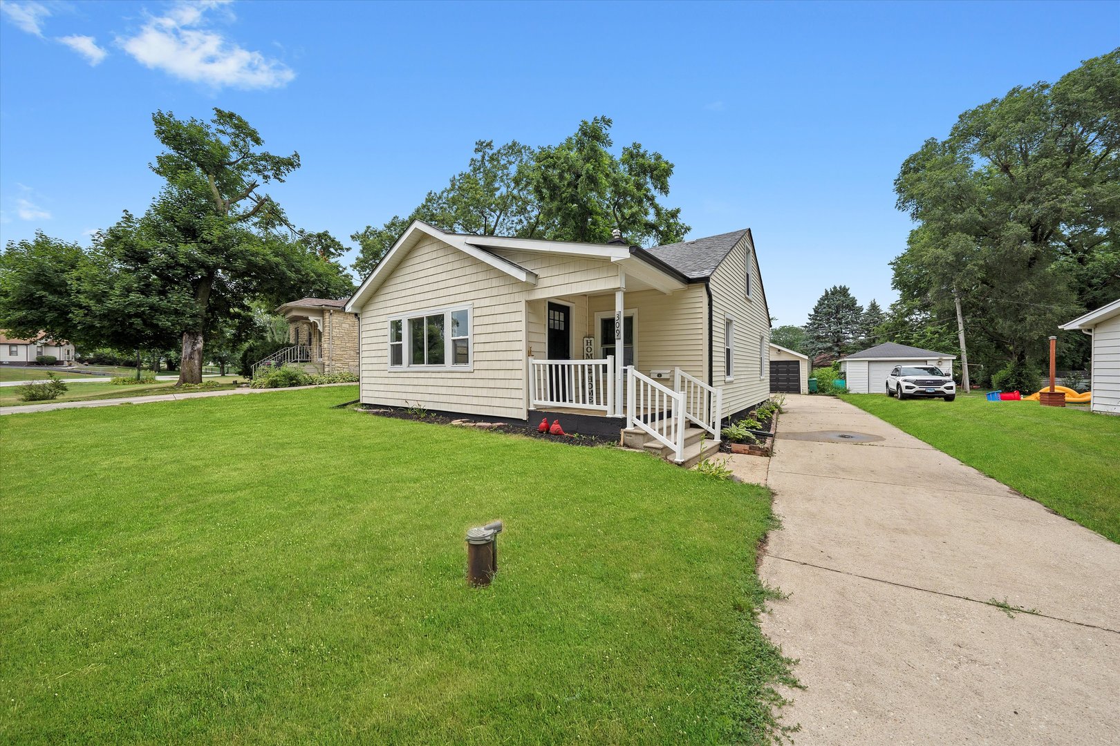 309 SE Circle Drive, Joliet, IL 60433