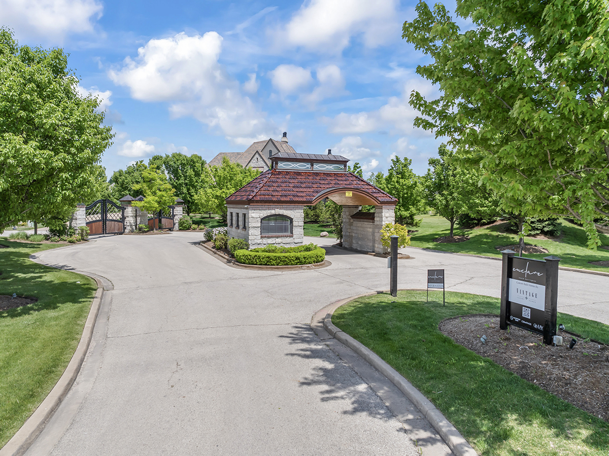 23 Enclave Court, South Barrington, IL 60010