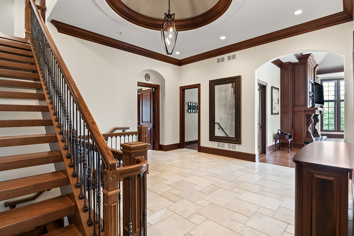 23 Enclave Court, South Barrington, IL 60010