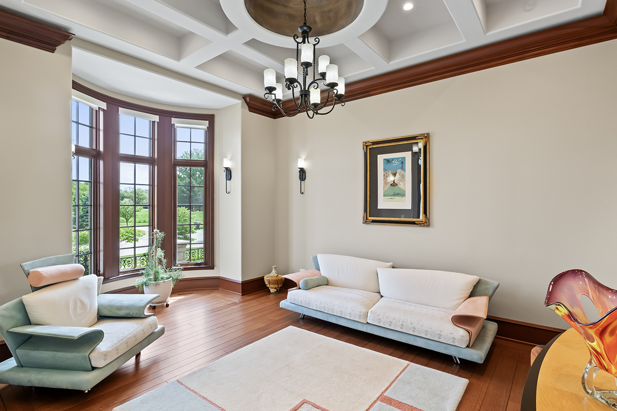 23 Enclave Court, South Barrington, IL 60010