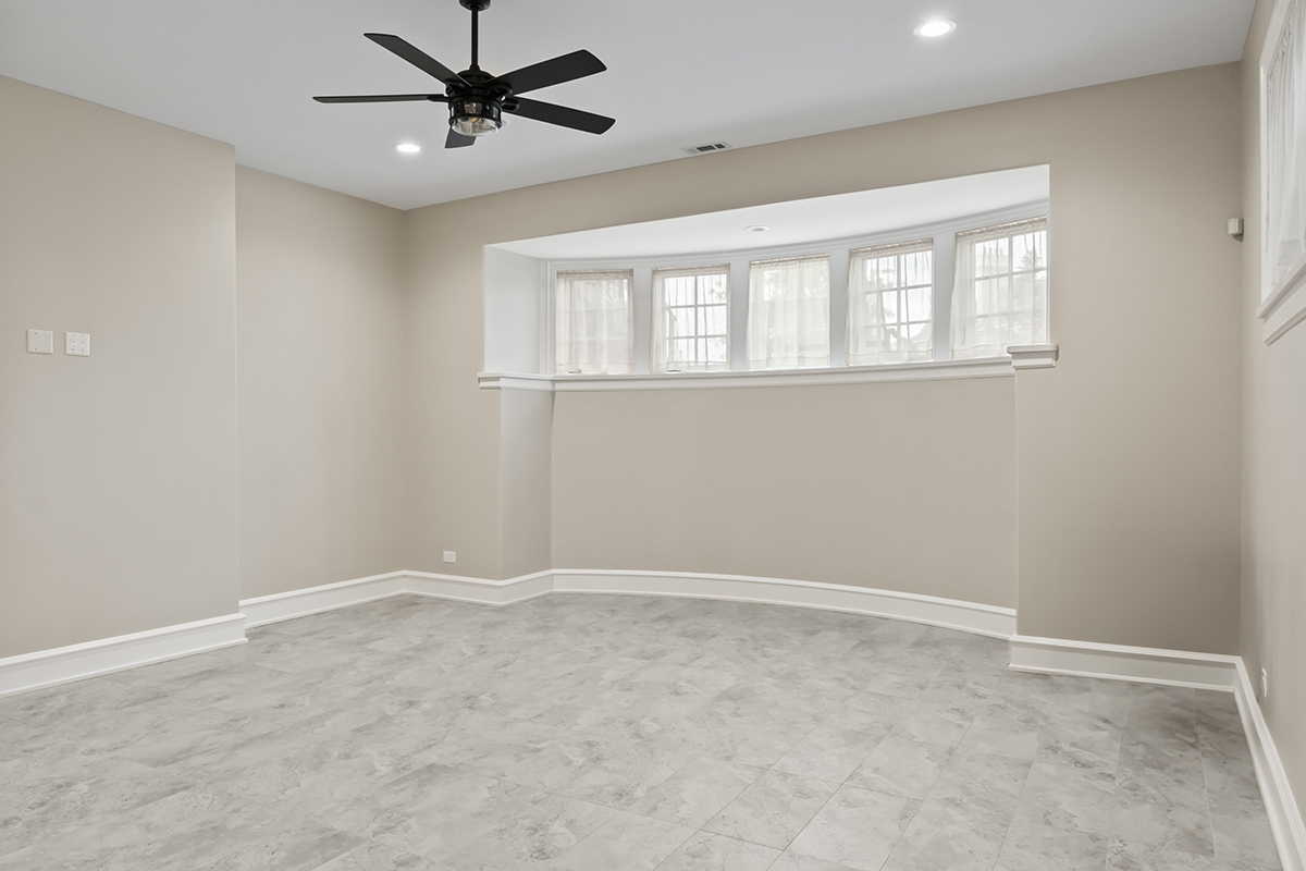 23 Enclave Court, South Barrington, IL 60010