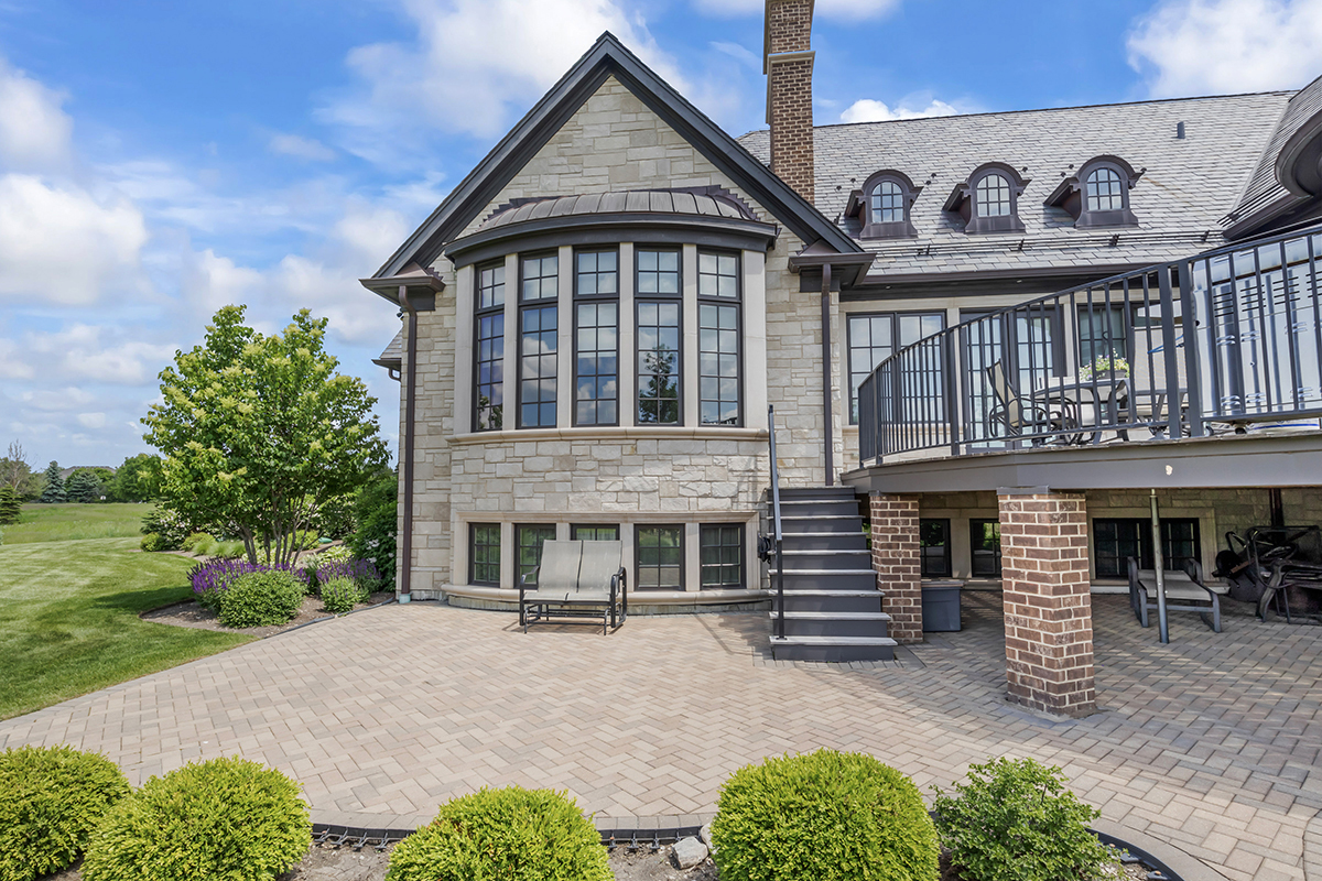 23 Enclave Court, South Barrington, IL 60010