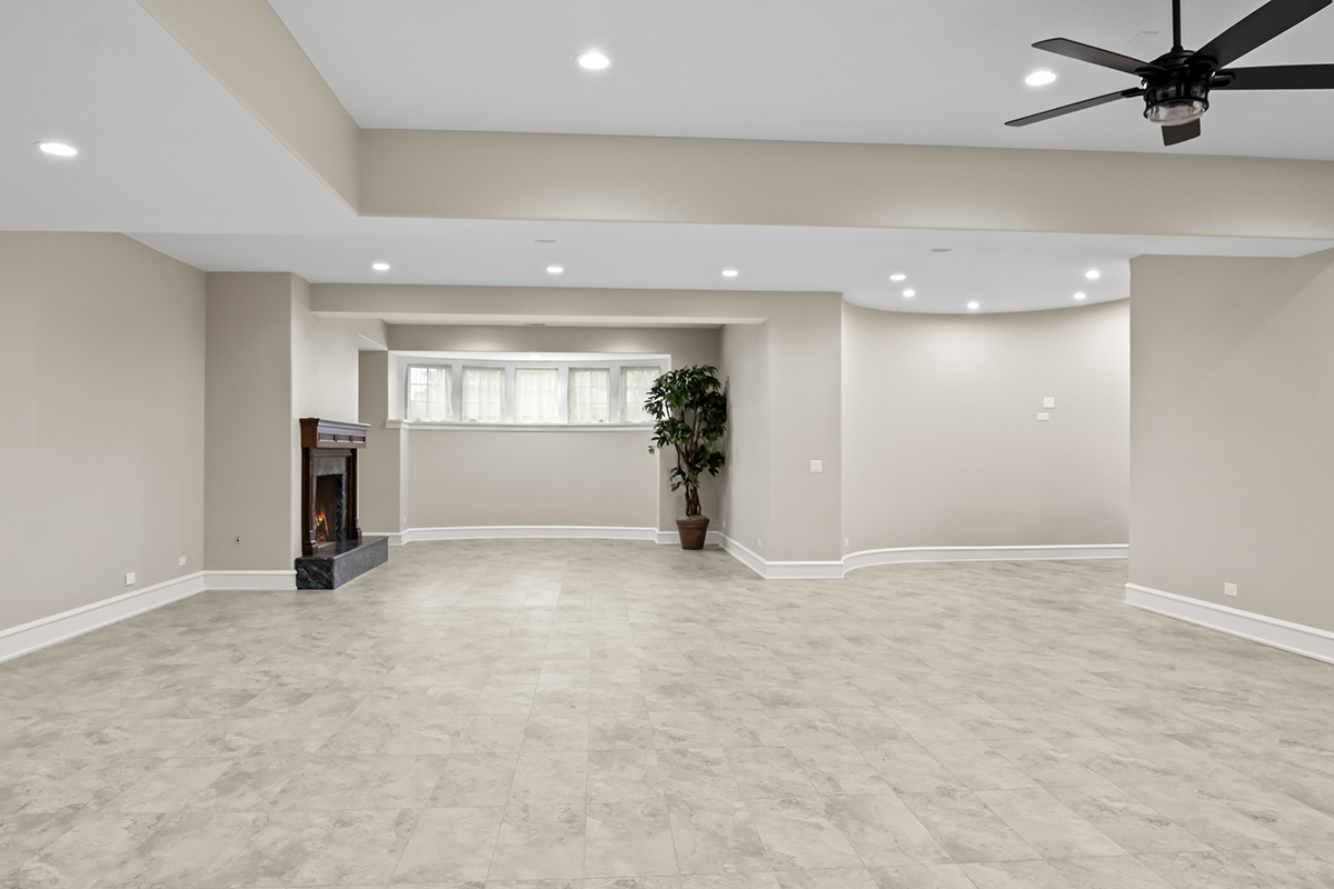 23 Enclave Court, South Barrington, IL 60010