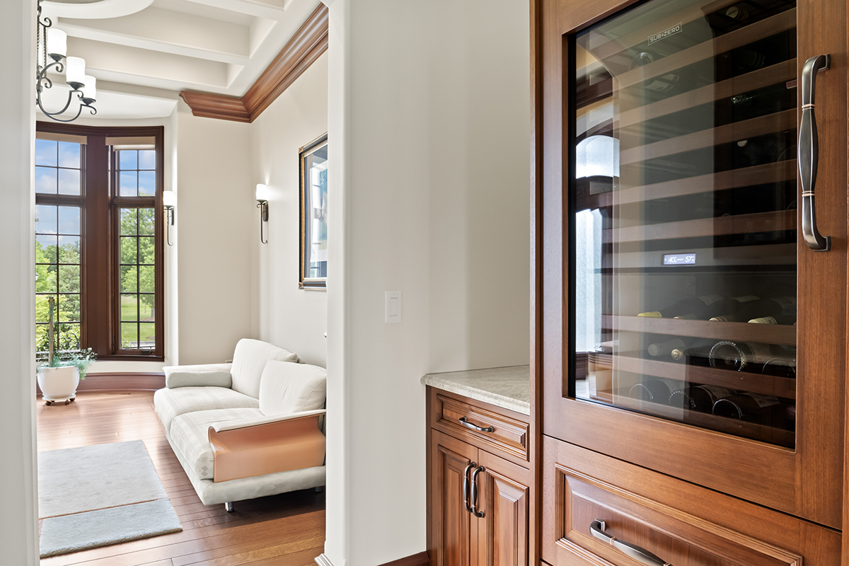 23 Enclave Court, South Barrington, IL 60010