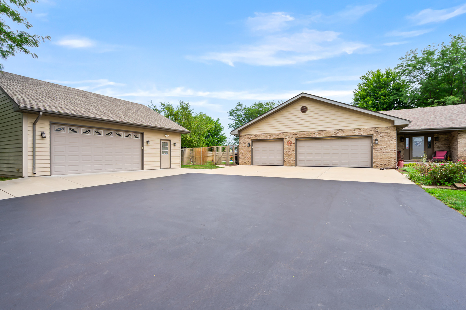 22601 S Spencer Road, New Lenox, IL 60451