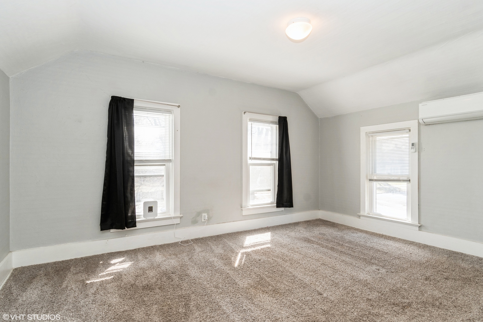 555 S Lasalle Street, Aurora, IL 60505
