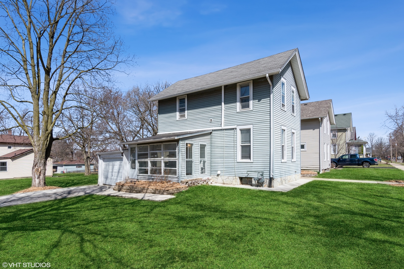 555 S Lasalle Street, Aurora, IL 60505
