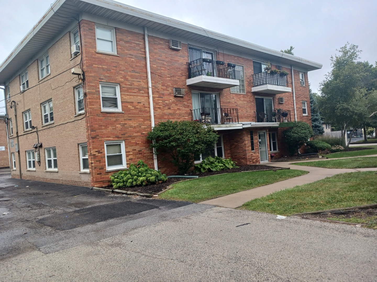 10811 S Lloyd Drive #2, Worth, IL 60482