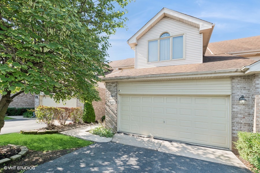 6919 Lexington Court, Tinley Park, IL 60477