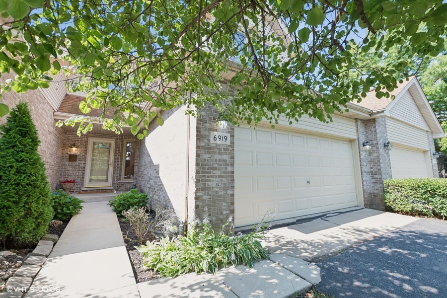 6919 Lexington Court, Tinley Park, IL 60477