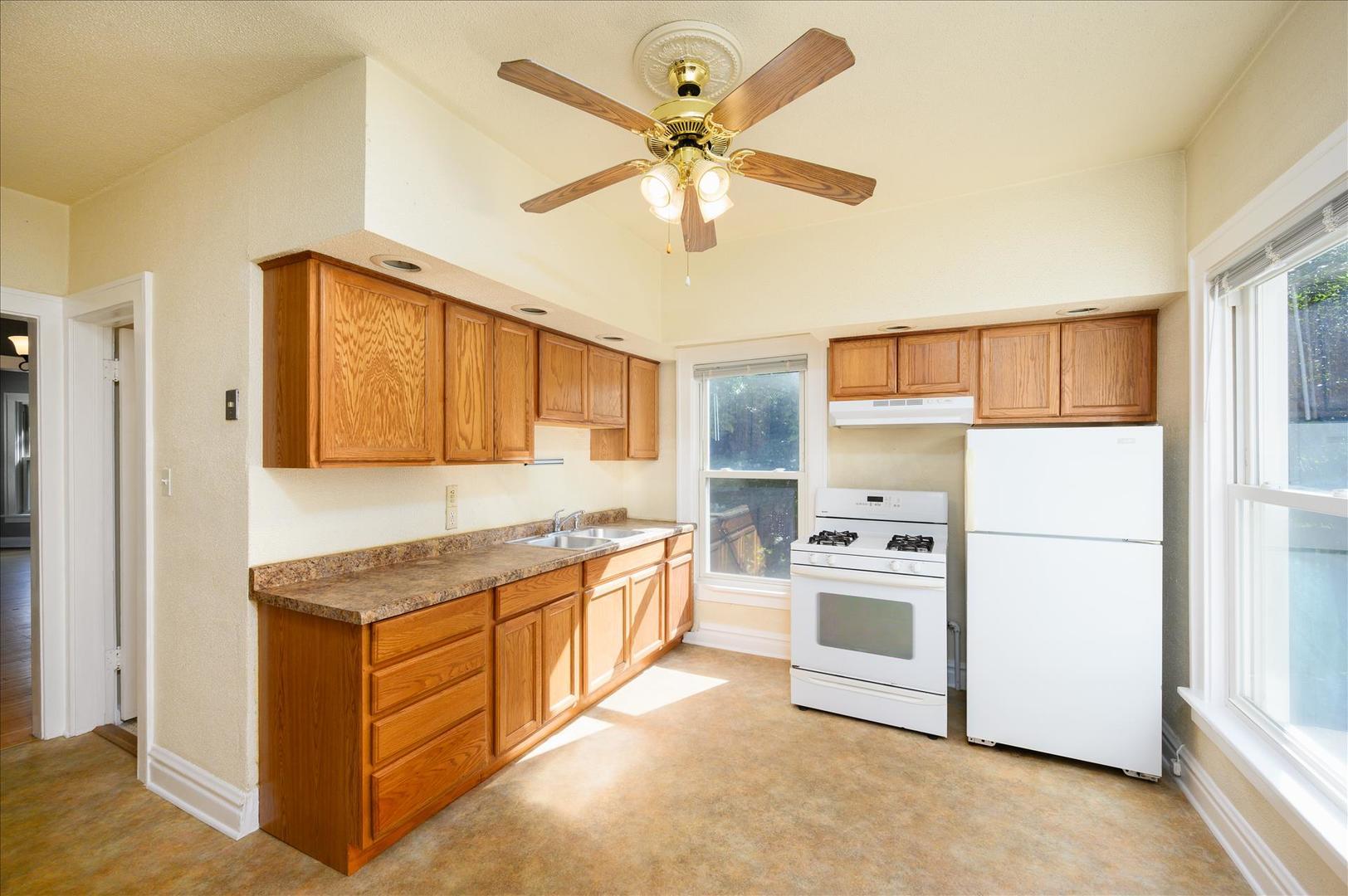 Elmhurst, IL 60126