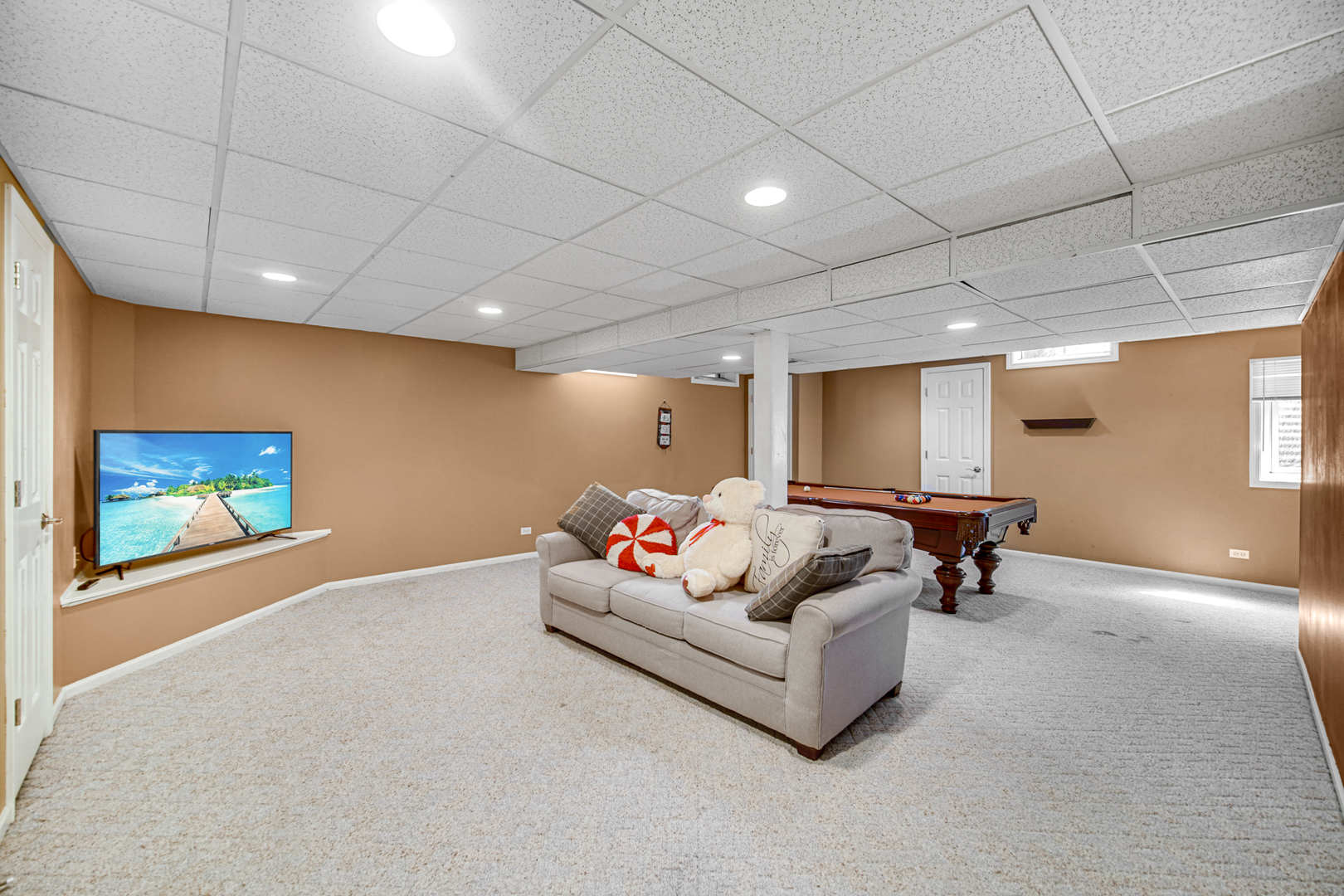 2955 Roslyn Lane, Buffalo Grove, IL 60089