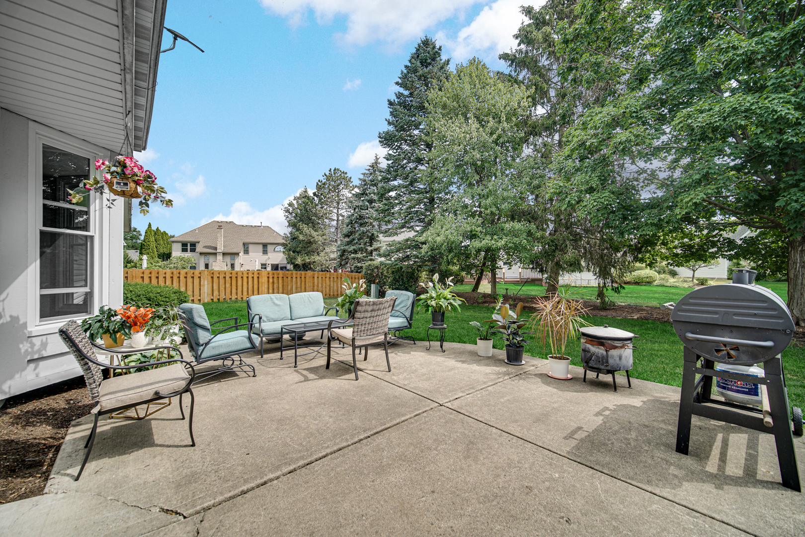 2955 Roslyn Lane, Buffalo Grove, IL 60089