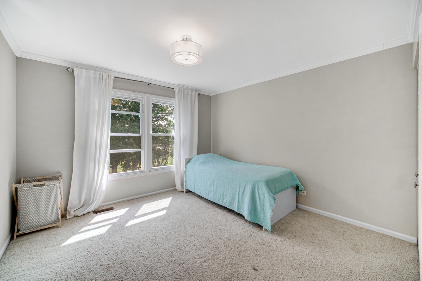 2955 Roslyn Lane, Buffalo Grove, IL 60089