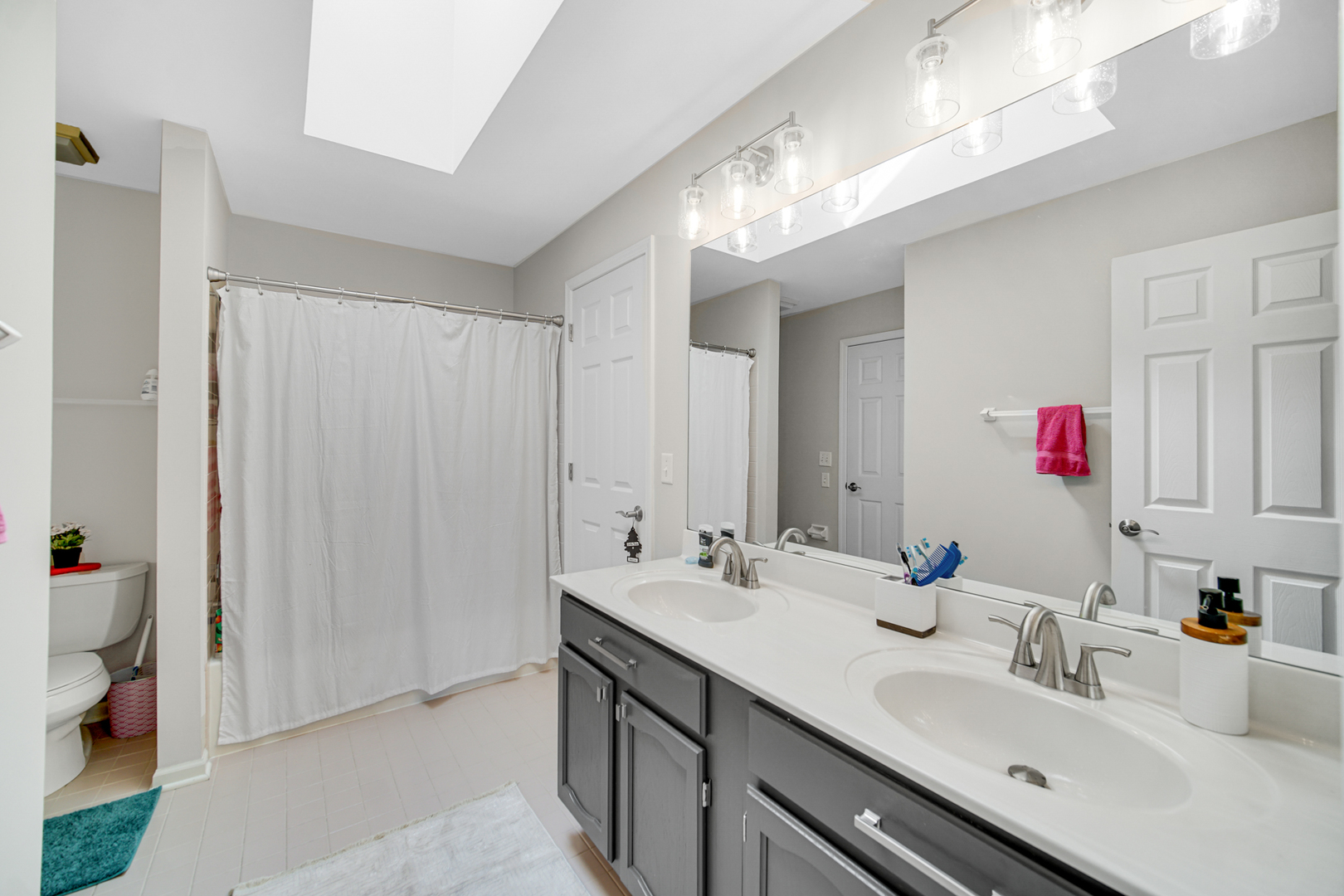 2955 Roslyn Lane, Buffalo Grove, IL 60089