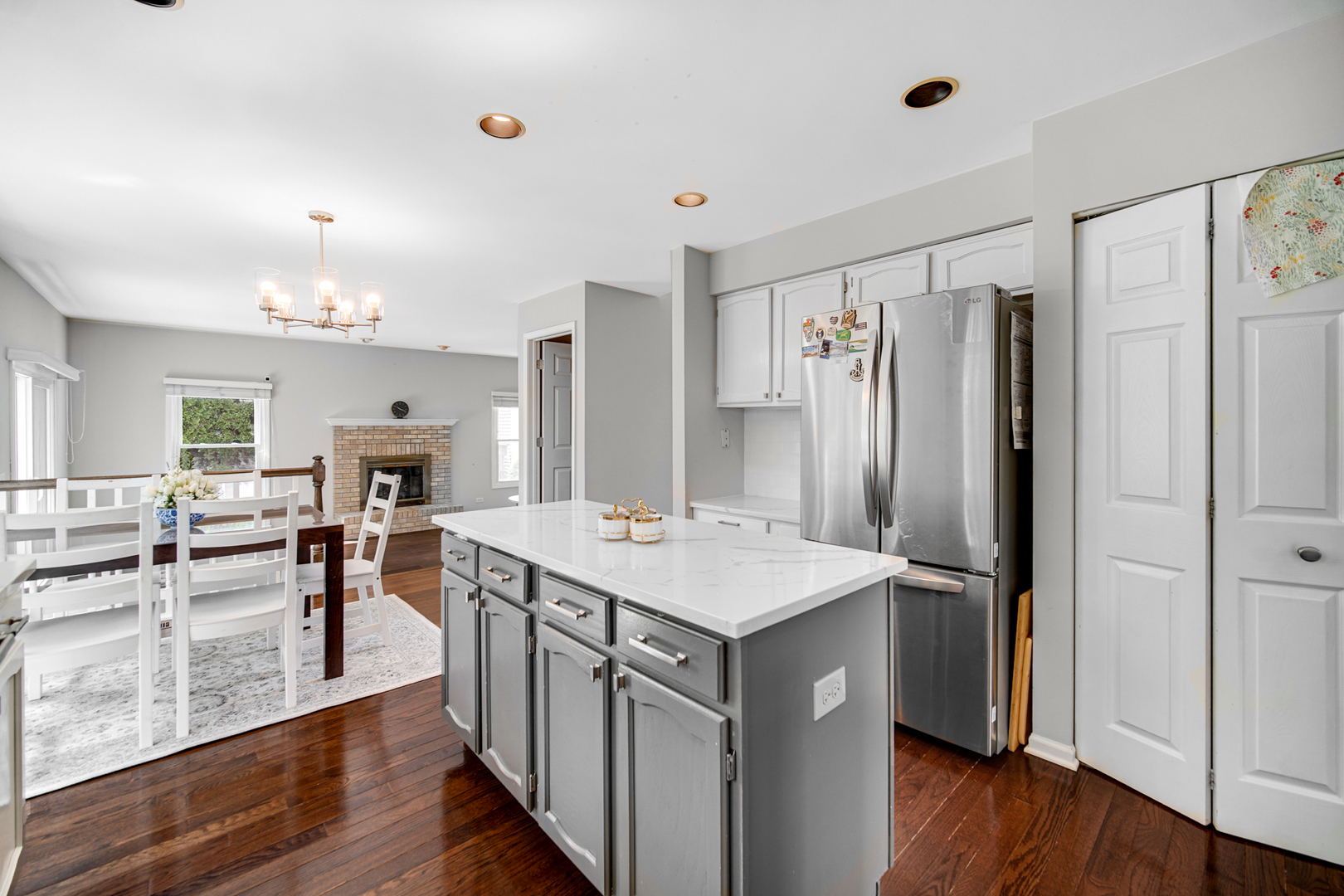 2955 Roslyn Lane, Buffalo Grove, IL 60089